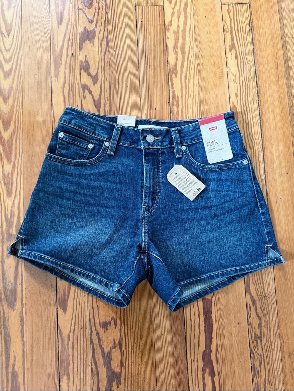 Levi’s A-Line Denim Shorts NWT Size 27 Mid Rise Easy Through Hip